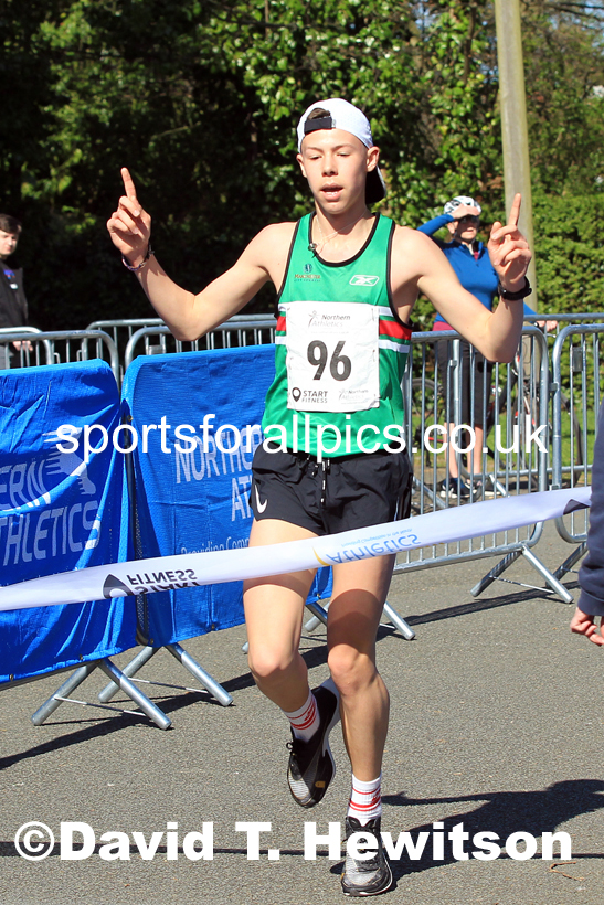 Boys Under-15s 5k, 2022 Northern 12 and 6 Stage Road Relays,  Birkenhead Park, Birkenhead, Wirral.  Photo: David T. Hewitson/Sports for All Pics